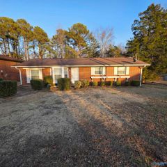 2418 Larkwood Circle NW, Huntsville, AL 35810