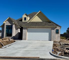 3305 S Palm Avenue, Broken Arrow, OK 74012