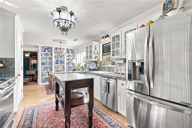 400 N Kimberly Court, Roswell, GA 30076