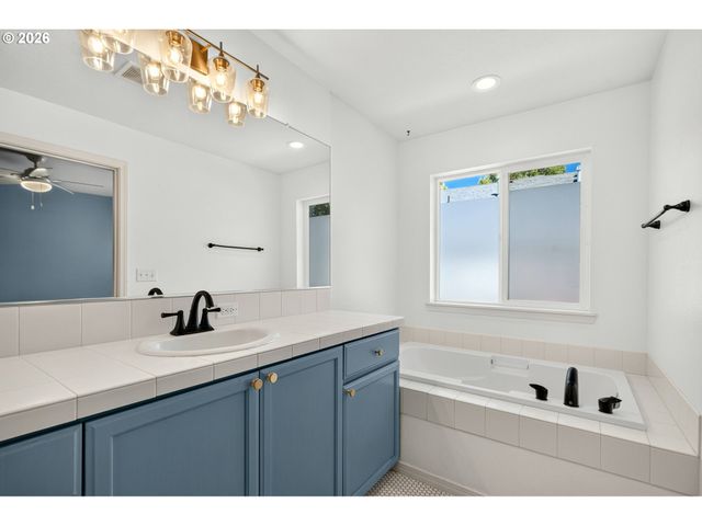 1035 Se ALIKA Ave, Hillsboro, OR 97123