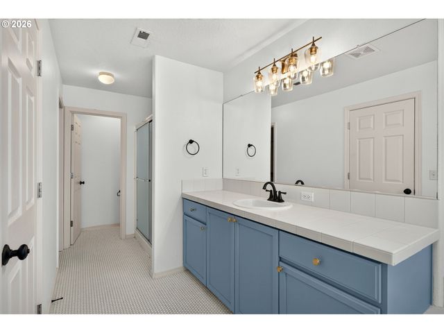 1035 Se ALIKA Ave, Hillsboro, OR 97123