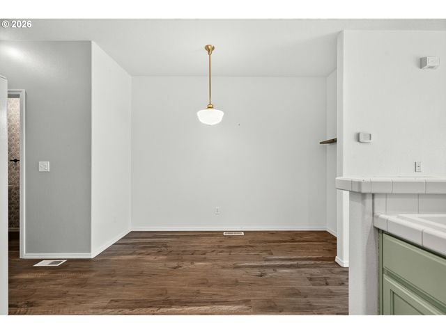 1035 Se ALIKA Ave, Hillsboro, OR 97123
