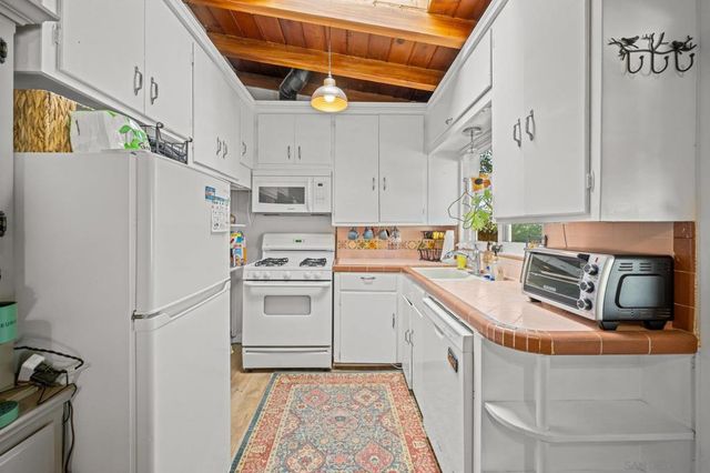 2120 Mountain View Drive, Escondido, CA 92027