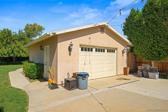 2120 Mountain View Drive, Escondido, CA 92027