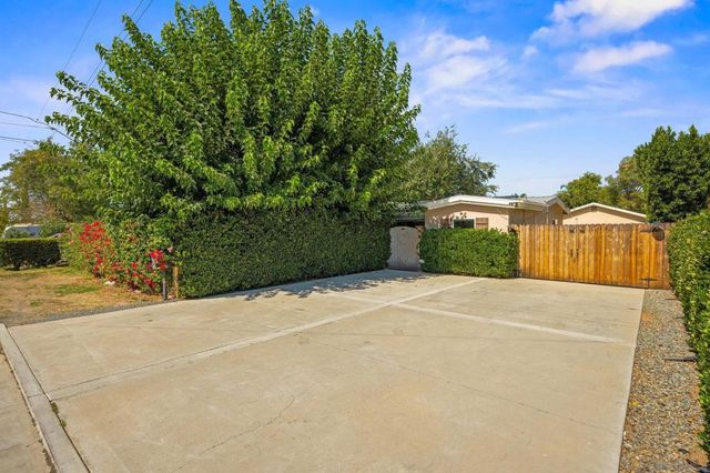 2120 Mountain View Drive, Escondido, CA 92027