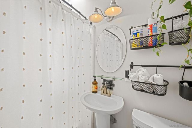 2120 Mountain View Drive, Escondido, CA 92027