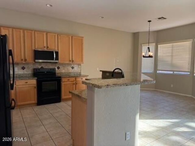 26216 N 73rd Avenue, Peoria, AZ 85383