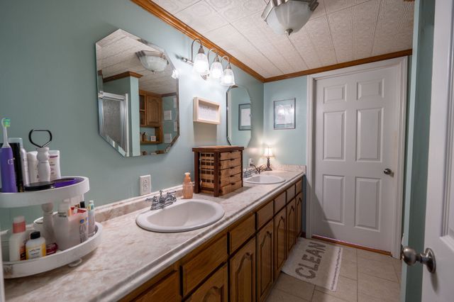 103 Daniel Cir, Collinwood, TN 38450