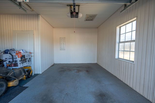 103 Daniel Cir, Collinwood, TN 38450