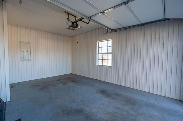 103 Daniel Cir, Collinwood, TN 38450