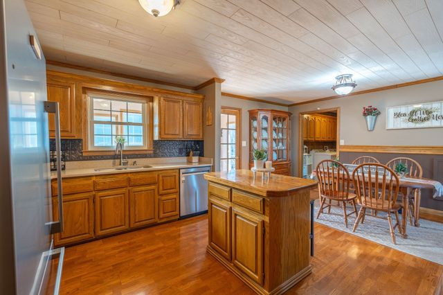 103 Daniel Cir, Collinwood, TN 38450