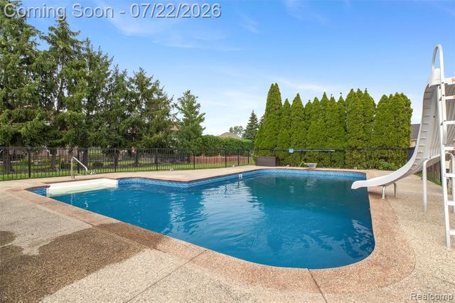 48842 Penrose Lane, Macomb, MI 48044