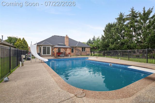 48842 Penrose Lane, Macomb, MI 48044