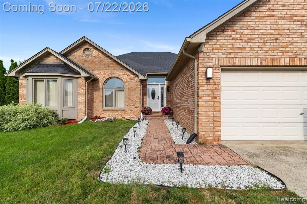 48842 Penrose Lane, Macomb, MI 48044
