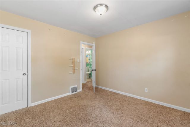 40 E Dresden Avenue, Akron, OH 44301