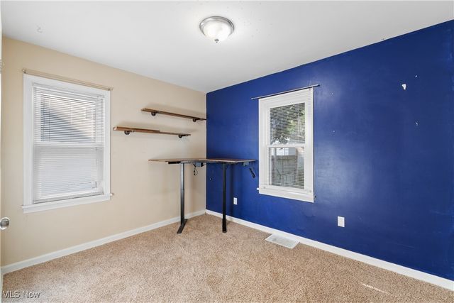 40 E Dresden Avenue, Akron, OH 44301