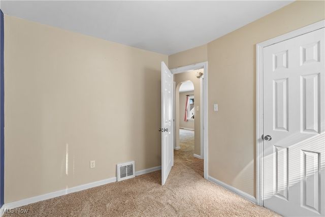 40 E Dresden Avenue, Akron, OH 44301