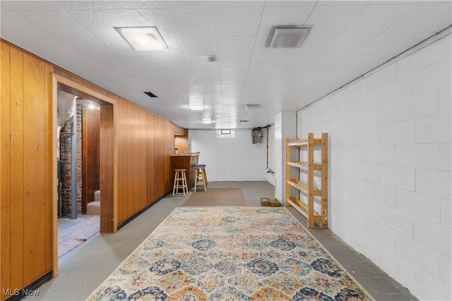 40 E Dresden Avenue, Akron, OH 44301