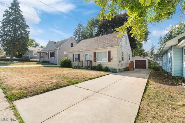 40 E Dresden Avenue, Akron, OH 44301