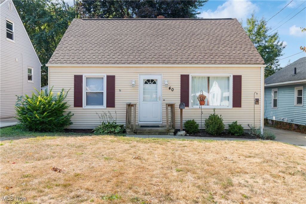 40 E Dresden Avenue, Akron, OH 44301