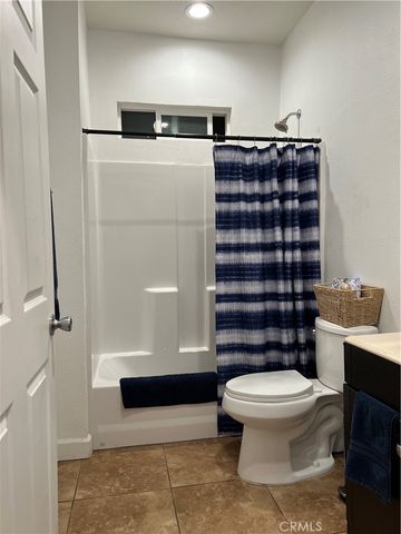 8019 Natick, Panorama City, CA 91402