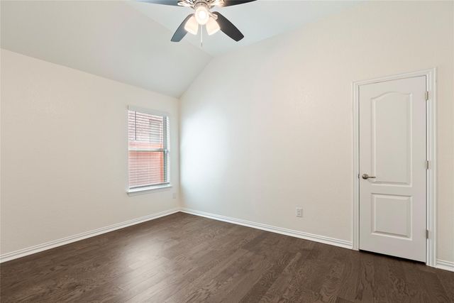 296 Durian LOOP, Buda, TX 78610