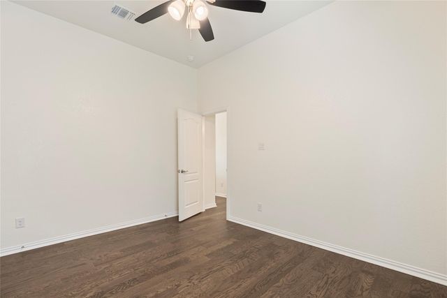 296 Durian LOOP, Buda, TX 78610