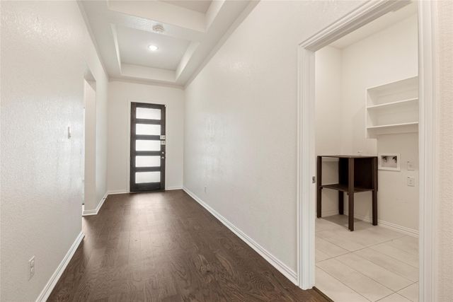 296 Durian LOOP, Buda, TX 78610