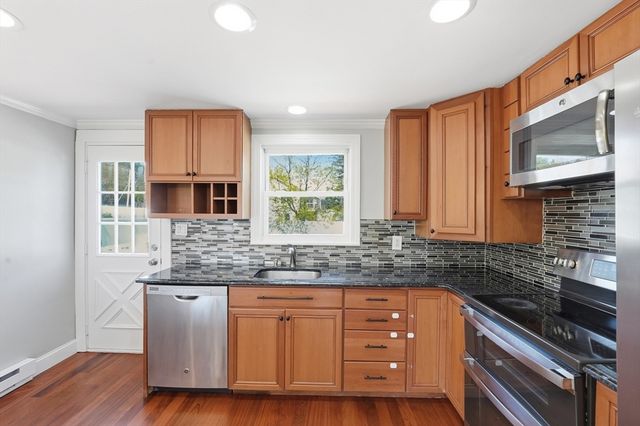 20 Mellen St, Hopedale, MA 01747