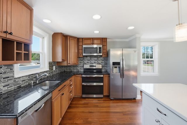 20 Mellen St, Hopedale, MA 01747