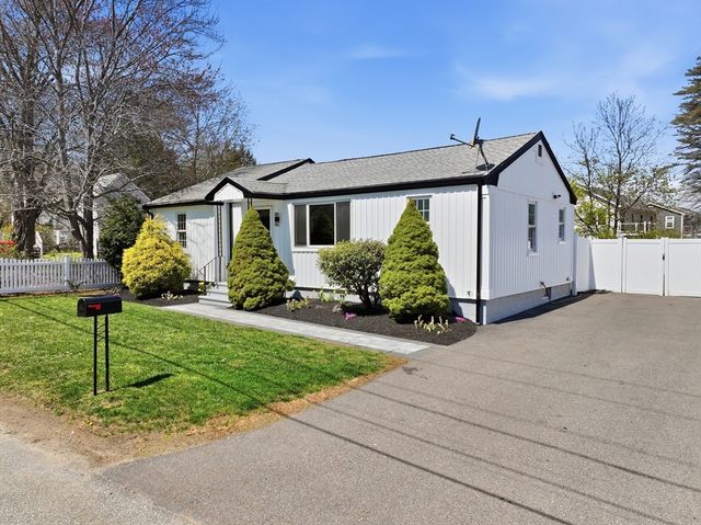 20 Mellen St, Hopedale, MA 01747