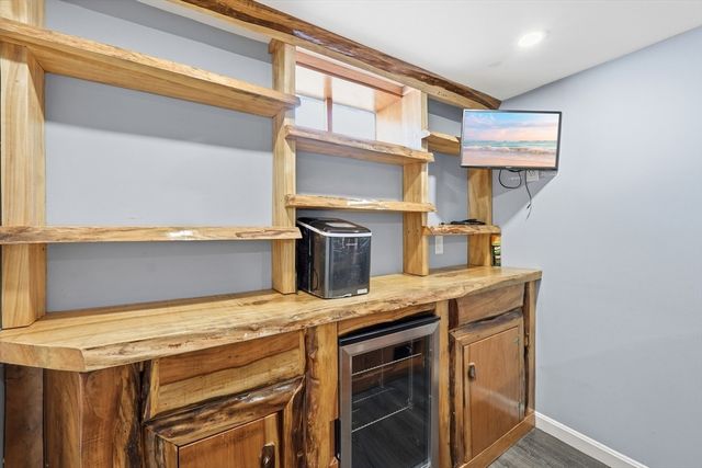 20 Mellen St, Hopedale, MA 01747