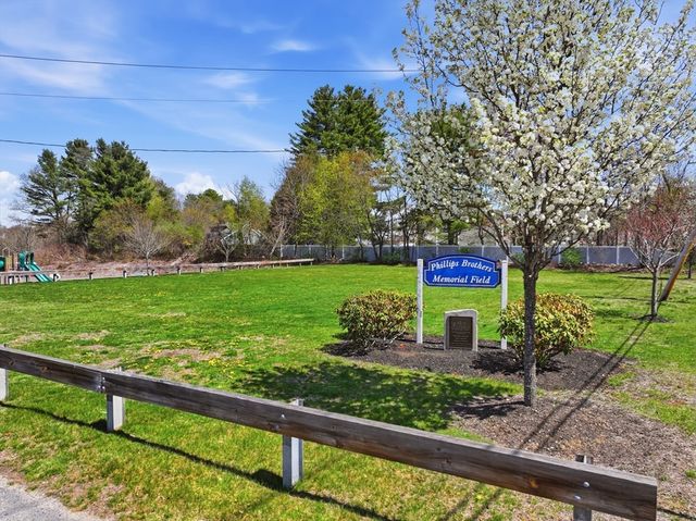 20 Mellen St, Hopedale, MA 01747