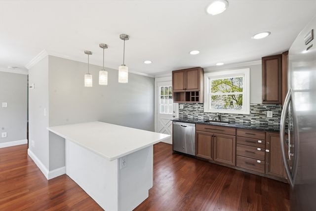 20 Mellen St, Hopedale, MA 01747