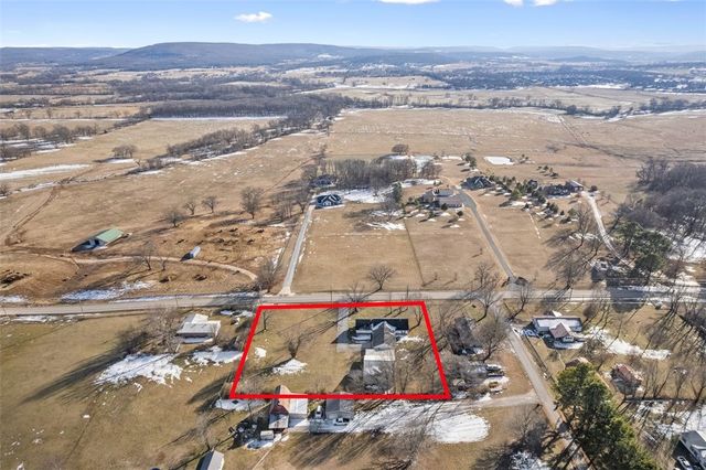 2010 Walnut Grove Road, Prairie Grove, AR 72753