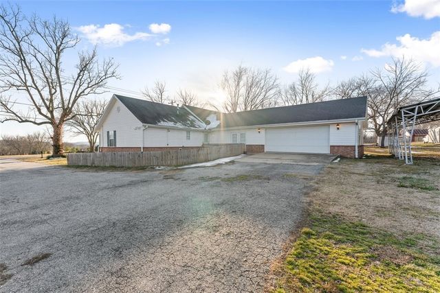 2010 Walnut Grove Road, Prairie Grove, AR 72753