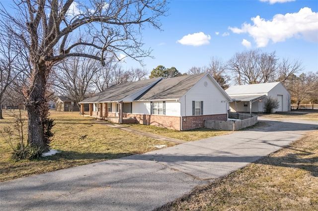2010 Walnut Grove Road, Prairie Grove, AR 72753