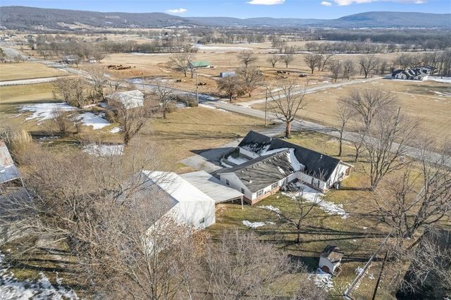 2010 Walnut Grove Road, Prairie Grove, AR 72753