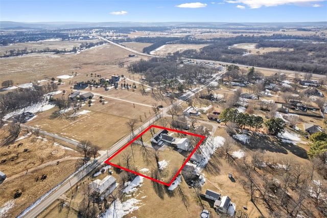 2010 Walnut Grove Road, Prairie Grove, AR 72753