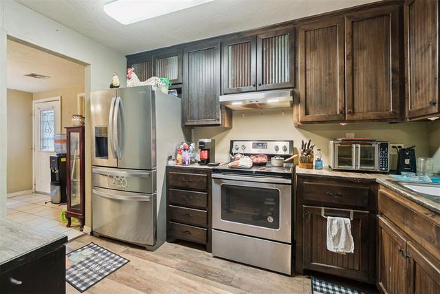 615 Yoachum Road, Harrah, OK 73045