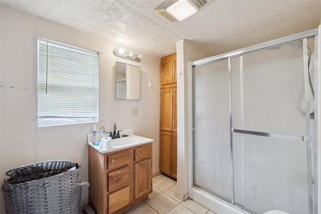 615 Yoachum Road, Harrah, OK 73045