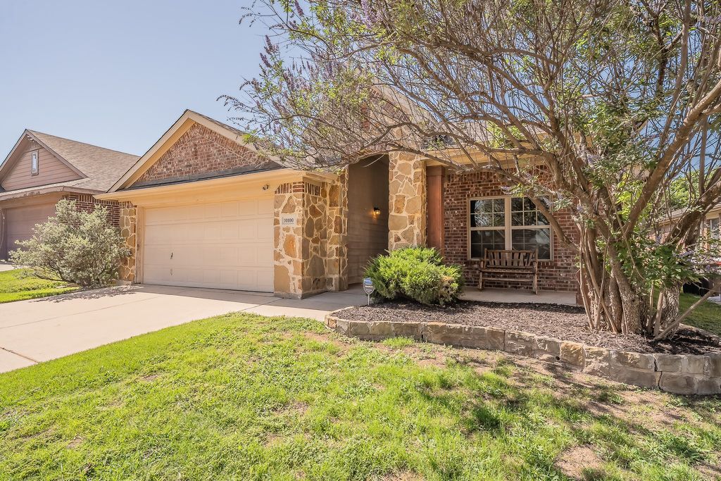 10100 Cougar Trail, Fort Worth, TX 76108 — photo 2