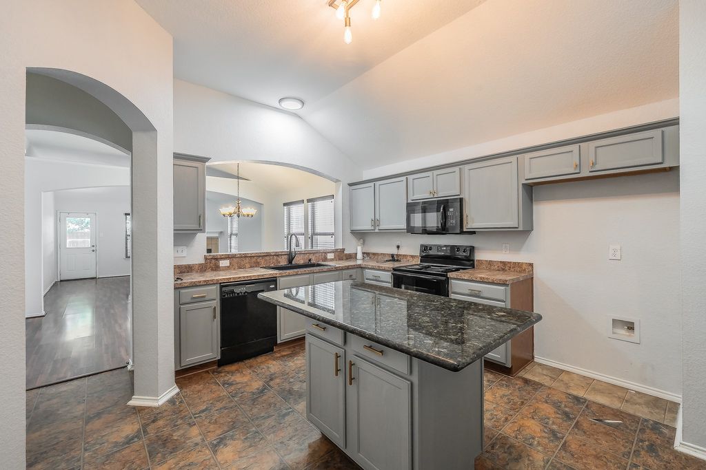10100 Cougar Trail, Fort Worth, TX 76108 — photo 4