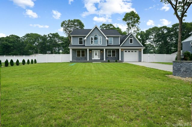 37 Pentmoor Drive, Mastic, NY 11950