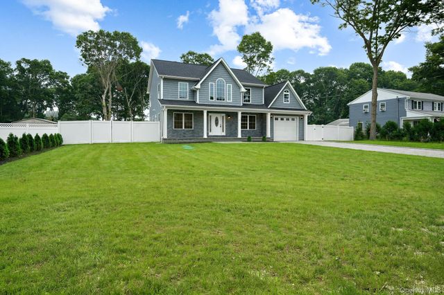 37 Pentmoor Drive, Mastic, NY 11950