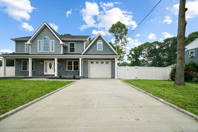 37 Pentmoor Drive, Mastic, NY 11950