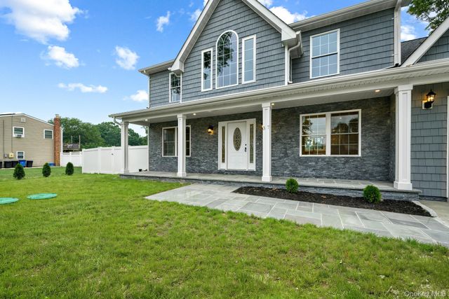 37 Pentmoor Drive, Mastic, NY 11950