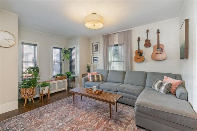 725 School St, Lowell, MA 01851