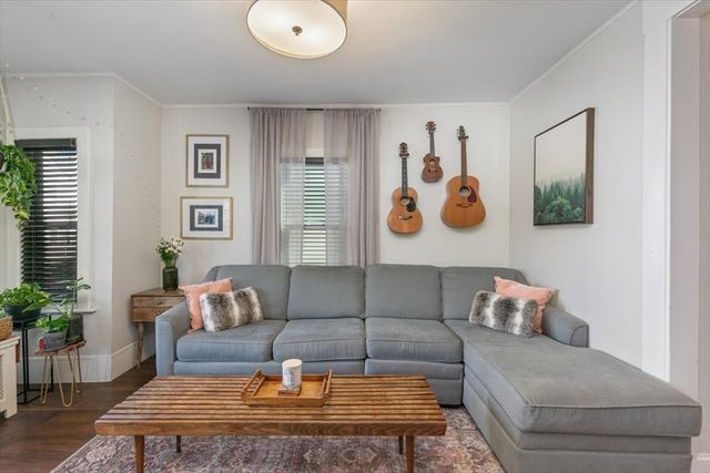 725 School St, Lowell, MA 01851