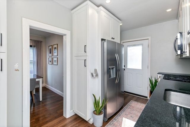 725 School St, Lowell, MA 01851